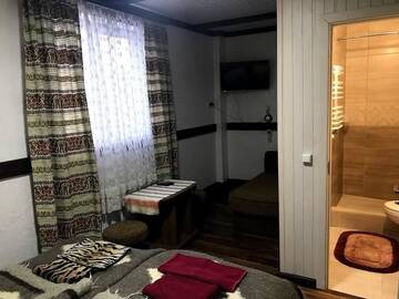 Фото номера Стандартный трехместный номер Мотели Fayniy Motel г. Татаров 14