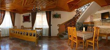 Фото номера Трехместный номер Делюкс Лоджи Zoriana г. Татаров 2