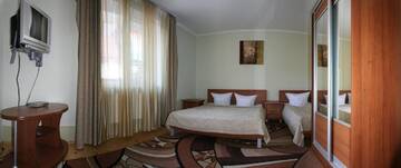 Фото номера Трехместный номер Делюкс Лоджи Zoriana г. Татаров 5
