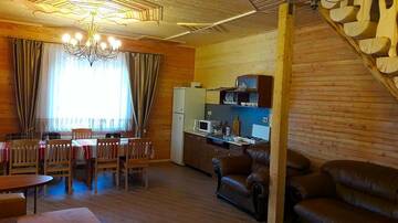 Фото номера Роскошный четырехместный номер Лоджи Zoriana г. Татаров 5