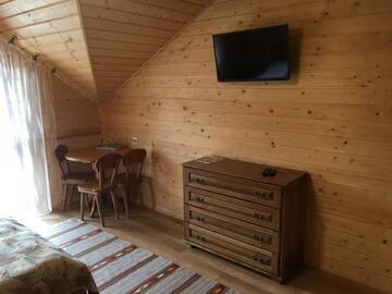 Фото номера Двухместный номер Делюкс с 1 кроватью и балконом Гостевой дом Guesthouse Kolo Druziv г. Татаров 6