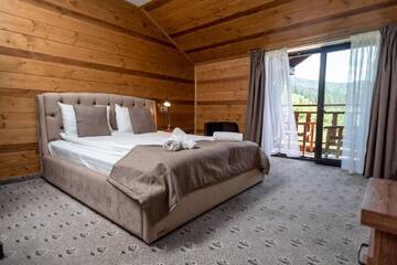 Фото номера Стандартный номер &quot;Комфорт&quot; Мини-отель Chalet Residence г. Татаров 2