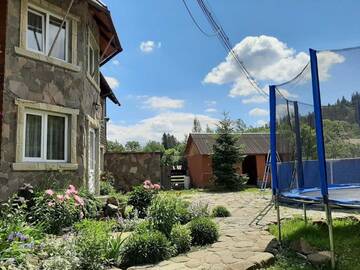 Фото номера Апартаменты с 3 спальнями Апартаменты Cottage Zhelikhovskykh г. Татаров 6