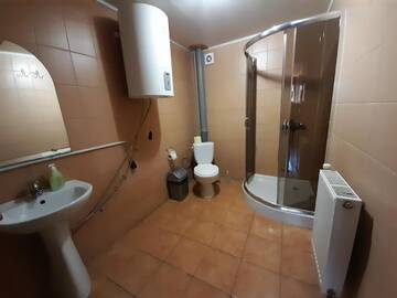 Фото номера Апартаменты с балконом Апартаменты Cottage Zhelikhovskykh г. Татаров 16