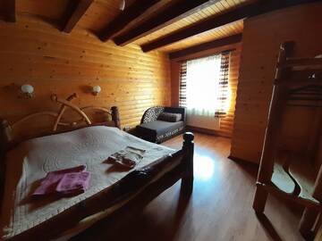 Фото номера Апартаменты с балконом Апартаменты Cottage Zhelikhovskykh г. Татаров 13