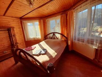 Фото номера Апартаменты с 3 спальнями Апартаменты Cottage Zhelikhovskykh г. Татаров 23