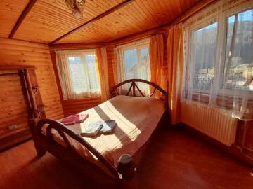 Фото номера Апартаменты с 3 спальнями Апартаменты Cottage Zhelikhovskykh г. Татаров 13